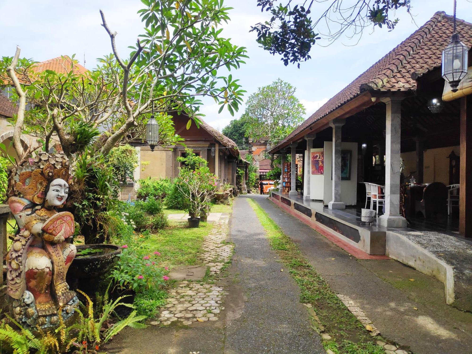 Oka Kartini Ubud Exterior photo
